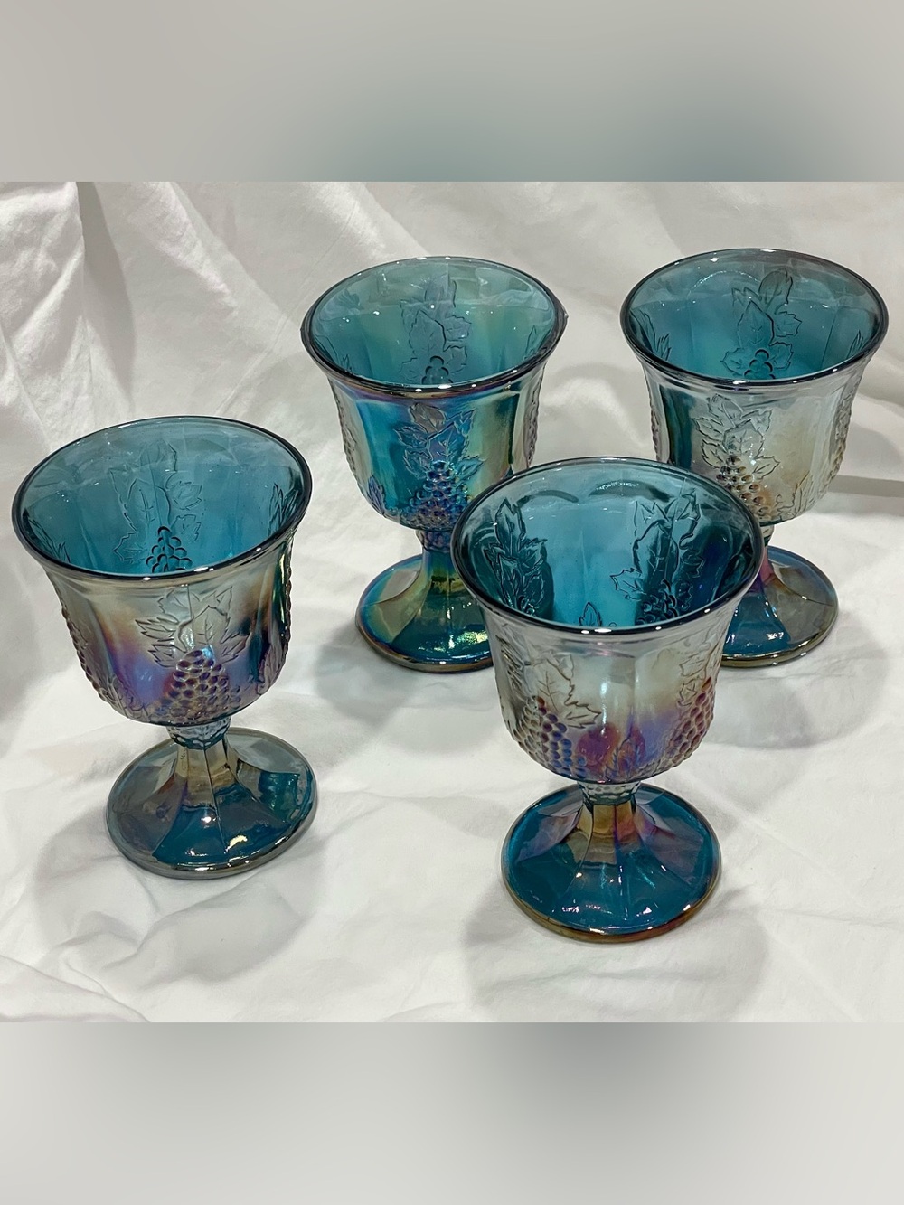 (4) VTG Indiana Glass Iridescent Carnival Glass Blue Harvest Grape Water Goblets